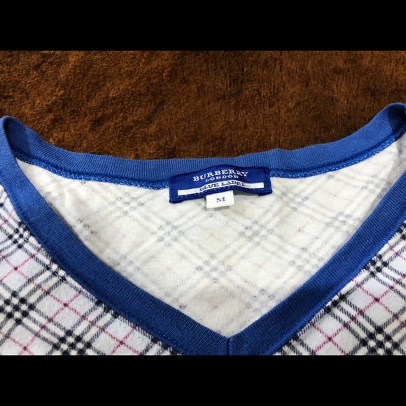 Authentic Burberry T-Shirt - Picture 11 of 14
